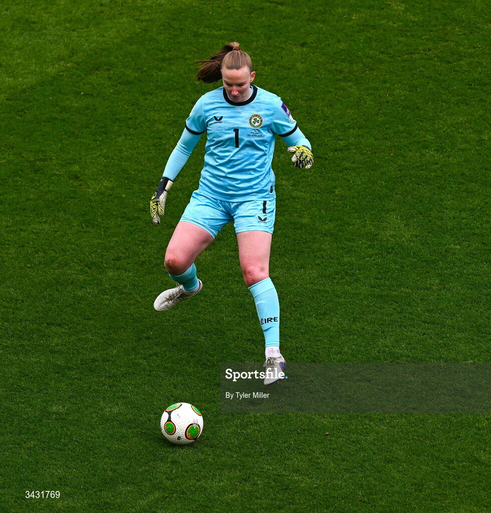 18 April 2026; Republic of Ireland goalkeeper Courtney Brosnan during the 2027 FIFA Women’s World Cup Qualifier match between Republic of Ireland and Poland at the Aviva Stadium in Dublin. Photo by Tyler Miller/Sportsfile