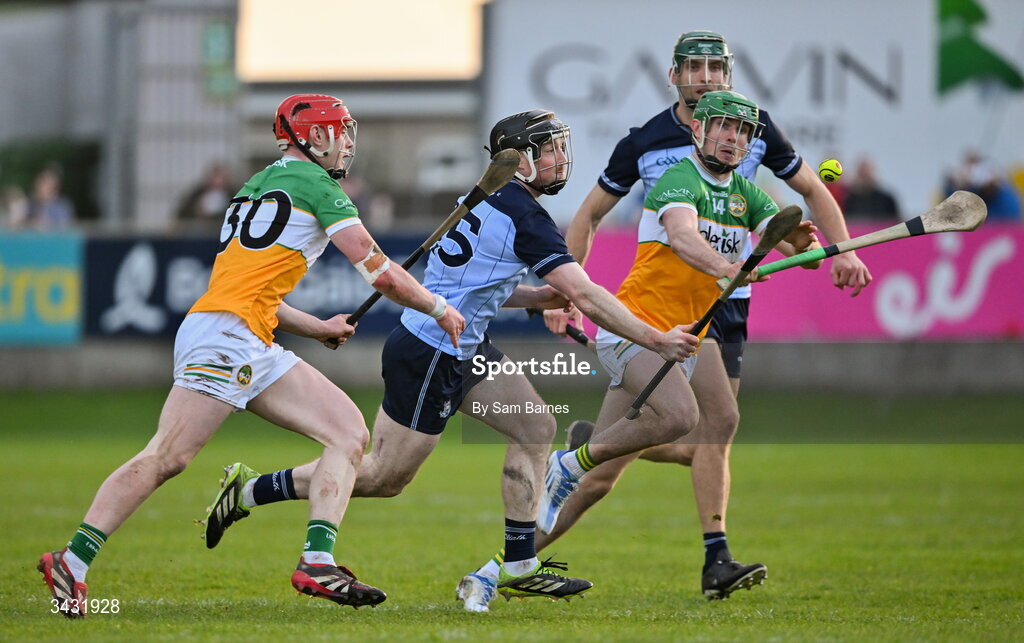 18 April 2026; Paddy Dunleavy of Dublin in action against Charlie Mitchell, left, and Brian Duignan of Offaly during the Leinster GAA Senior Hurling Championship Round 1 match between Offaly and Dublin at Glenisk O'Connor Park in Tullamore, Offaly. Photo by Sam Barnes/Sportsfile