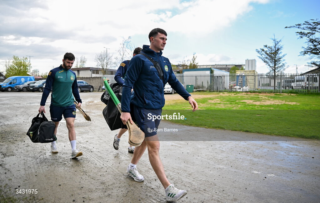 18 April 2026; Offaly players including Oisin Kelly, centre, arrive before the Leinster GAA Senior Hurling Championship Round 1 match between Offaly and Dublin at Glenisk O'Connor Park in Tullamore, Offaly. Photo by Sam Barnes/Sportsfile