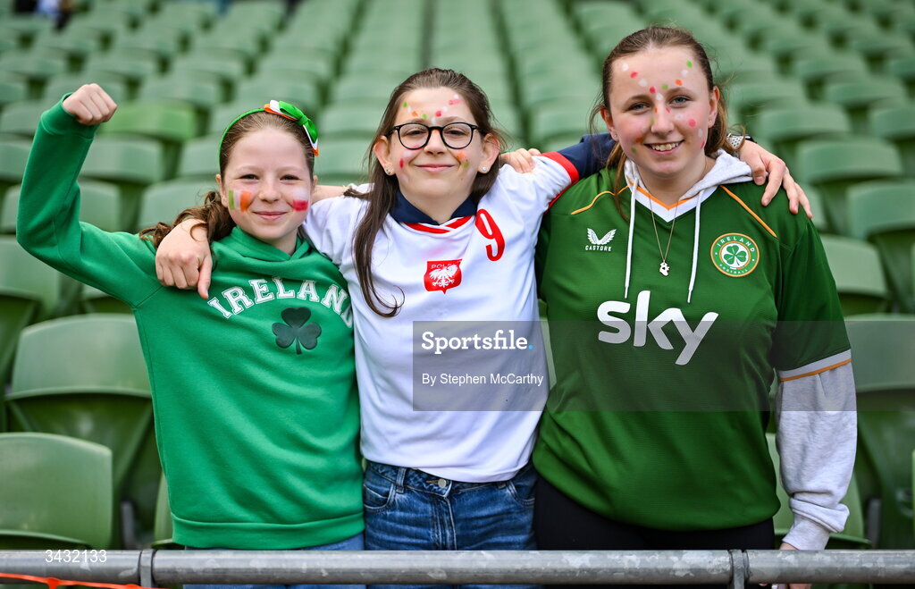 18 April 2026; Republic of Ireland supporters before the 2027 FIFA Women’s World Cup Qualifier match between Republic of Ireland and Poland at the Aviva Stadium in Dublin. Photo by Stephen McCarthy/Sportsfile