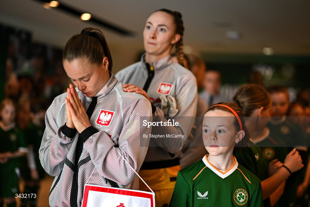 18 April 2026; Ewa Pajor and Kinga Szemik, right, of Poland before the 2027 FIFA Women’s World Cup Qualifier match between Republic of Ireland and Poland at the Aviva Stadium in Dublin. Photo by Stephen McCarthy/Sportsfile