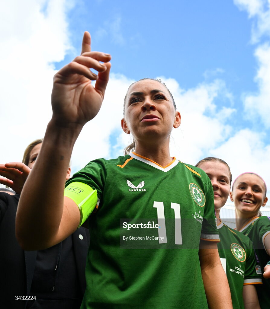 18 April 2026; Republic of Ireland captain Katie McCabe seaks to players and staff after the 2027 FIFA Women’s World Cup Qualifier match between Republic of Ireland and Poland at the Aviva Stadium in Dublin. Photo by Stephen McCarthy/Sportsfile
