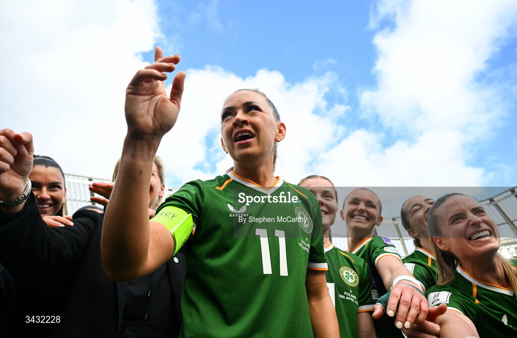 18 April 2026; Republic of Ireland captain Katie McCabe speaks to players and staff after the 2027 FIFA Women’s World Cup Qualifier match between Republic of Ireland and Poland at the Aviva Stadium in Dublin. Photo by Stephen McCarthy/Sportsfile