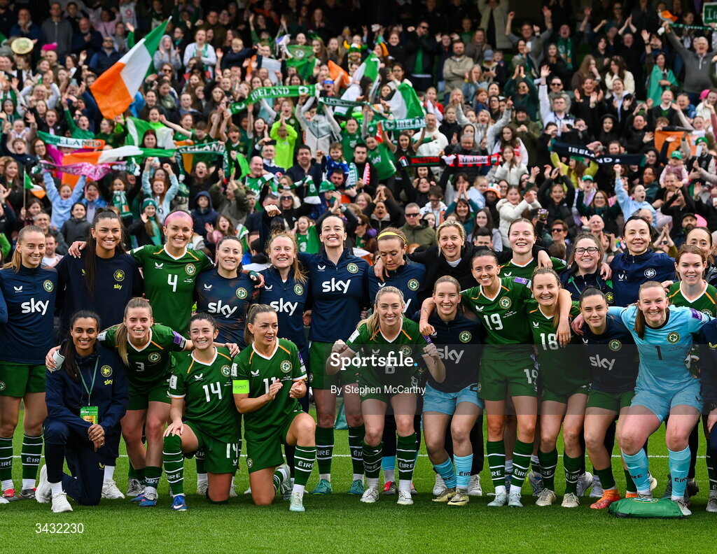 18 April 2026; Republic of Ireland players celebrates after the 2027 FIFA Women’s World Cup Qualifier match between Republic of Ireland and Poland at the Aviva Stadium in Dublin. Photo by Stephen McCarthy/Sportsfile