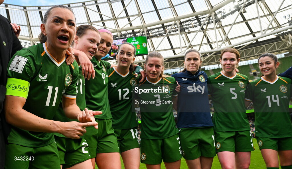 18 April 2026; Republic of Ireland captain Katie McCabe speaks to players and staff after the 2027 FIFA Women’s World Cup Qualifier match between Republic of Ireland and Poland at the Aviva Stadium in Dublin. Photo by Stephen McCarthy/Sportsfile