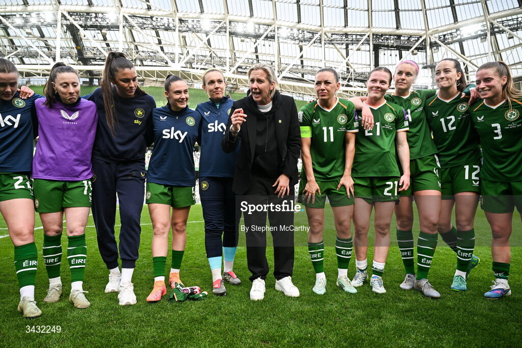 18 April 2026; Republic of Ireland head coach Carla Ward speaks to players and staff after the 2027 FIFA Women’s World Cup Qualifier match between Republic of Ireland and Poland at the Aviva Stadium in Dublin. Photo by Stephen McCarthy/Sportsfile