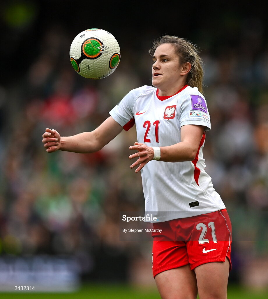 18 April 2026; Paulina Tomasiak of Poland during the 2027 FIFA Women’s World Cup Qualifier match between Republic of Ireland and Poland at the Aviva Stadium in Dublin. Photo by Stephen McCarthy/Sportsfile