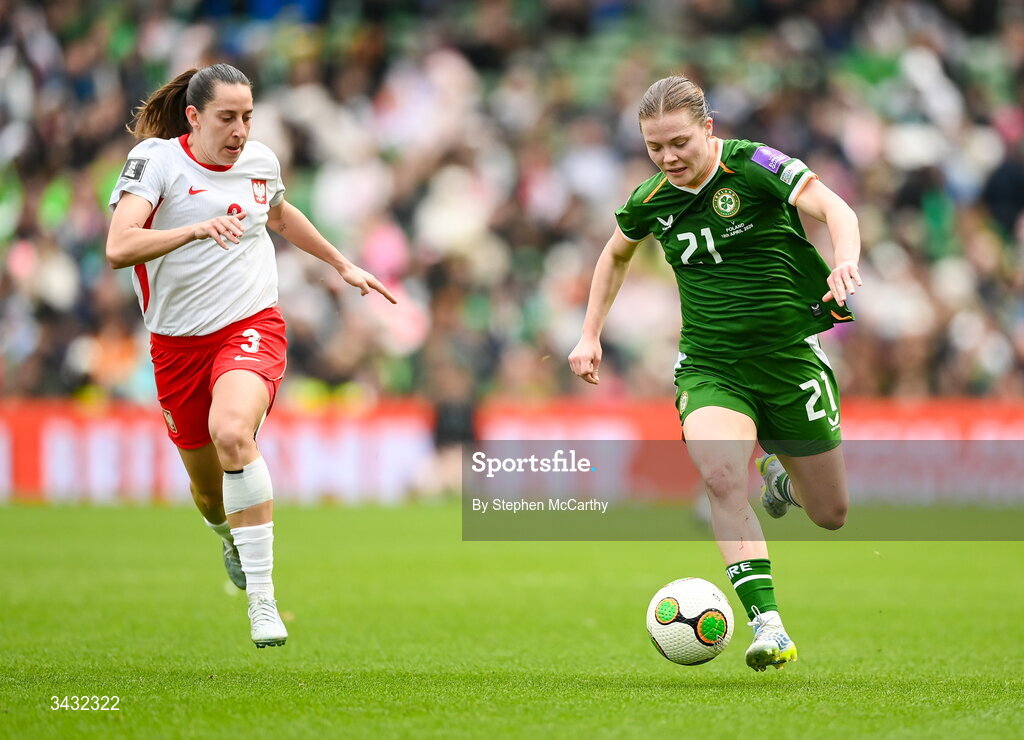 18 April 2026; Emily Murphy of Republic of Ireland and Wiktoria Zieniewicz of Poland during the 2027 FIFA Women’s World Cup Qualifier match between Republic of Ireland and Poland at the Aviva Stadium in Dublin. Photo by Stephen McCarthy/Sportsfile