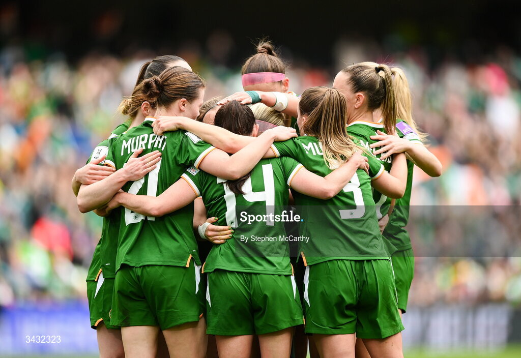 18 April 2026; Republic of Ireland players huddle after Marissa Sheva, 14, scored their goal during the 2027 FIFA Women’s World Cup Qualifier match between Republic of Ireland and Poland at the Aviva Stadium in Dublin. Photo by Stephen McCarthy/Sportsfile