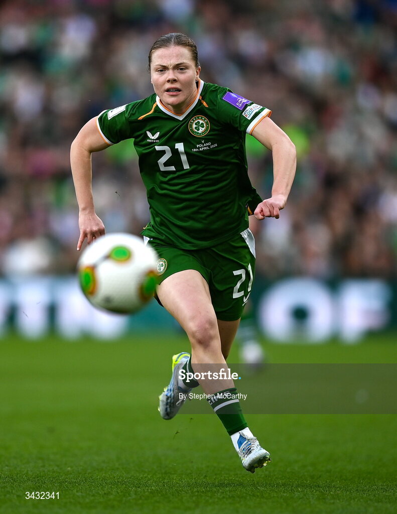 18 April 2026; Emily Murphy of Republic of Ireland during the 2027 FIFA Women’s World Cup Qualifier match between Republic of Ireland and Poland at the Aviva Stadium in Dublin. Photo by Stephen McCarthy/Sportsfile
