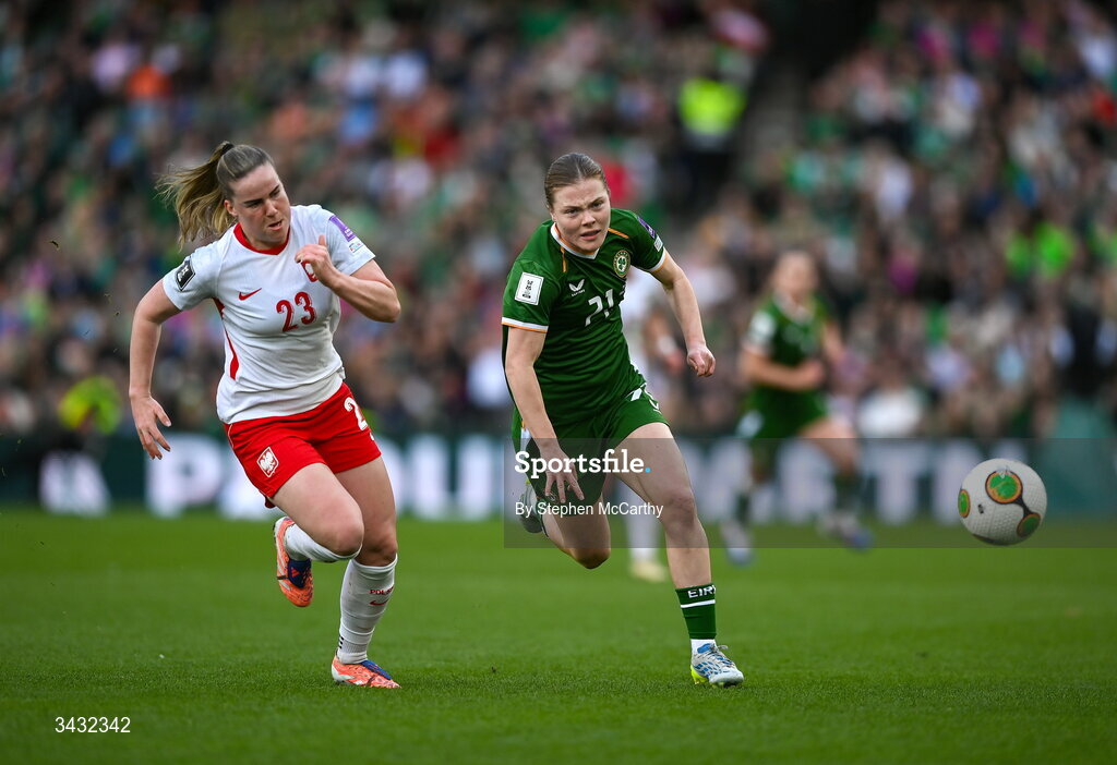 18 April 2026; Emily Murphy of Republic of Ireland in action against Adriana Achcinska of Poland during the 2027 FIFA Women’s World Cup Qualifier match between Republic of Ireland and Poland at the Aviva Stadium in Dublin. Photo by Stephen McCarthy/Sportsfile