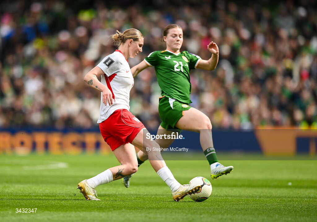 18 April 2026; Oliwia Wos of Poland in action against Emily Murphy of Republic of Ireland during the 2027 FIFA Women’s World Cup Qualifier match between Republic of Ireland and Poland at the Aviva Stadium in Dublin. Photo by Stephen McCarthy/Sportsfile