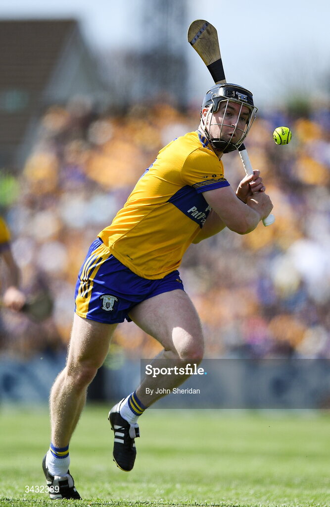 19 April 2026; Tony Kelly of Clare during the Munster GAA Senior Hurling Championship Round 1 match between Clare and Waterford at Zimmer Biomet Páirc Chíosóg in Ennis, Clare. Photo by John Sheridan/Sportsfile