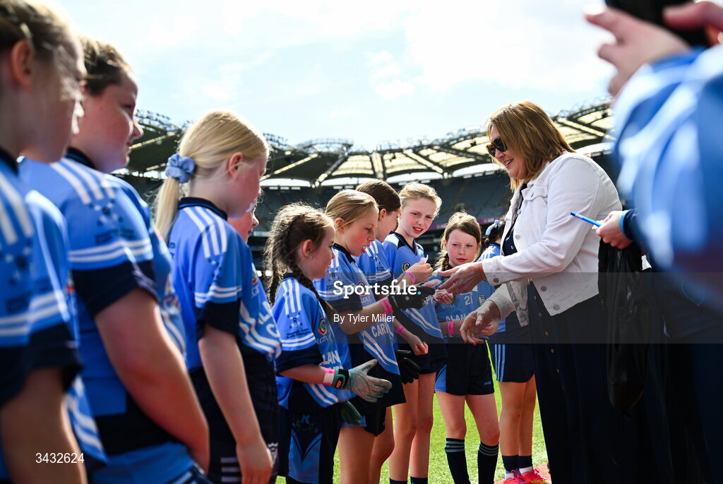 19 April 2026; LGFA President Trina Murray with St Anne's, Wexford, players during the 2026 LGFA Under 10 Go Games Festival Day at Croke Park in Dublin. Photo by Tyler Miller/Sportsfile
