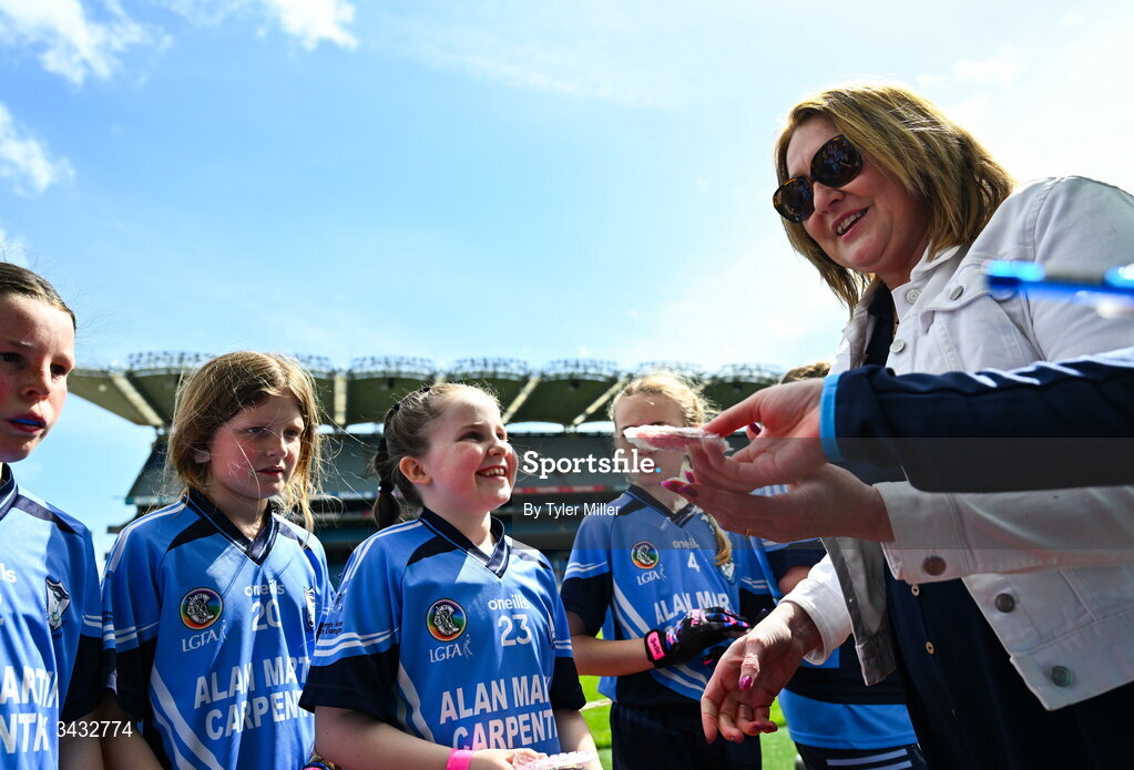 19 April 2026; LGFA President Trina Murray with St Anne's, Wexford, players during the 2026 LGFA Under 10 Go Games Festival Day at Croke Park in Dublin. Photo by Tyler Miller/Sportsfile