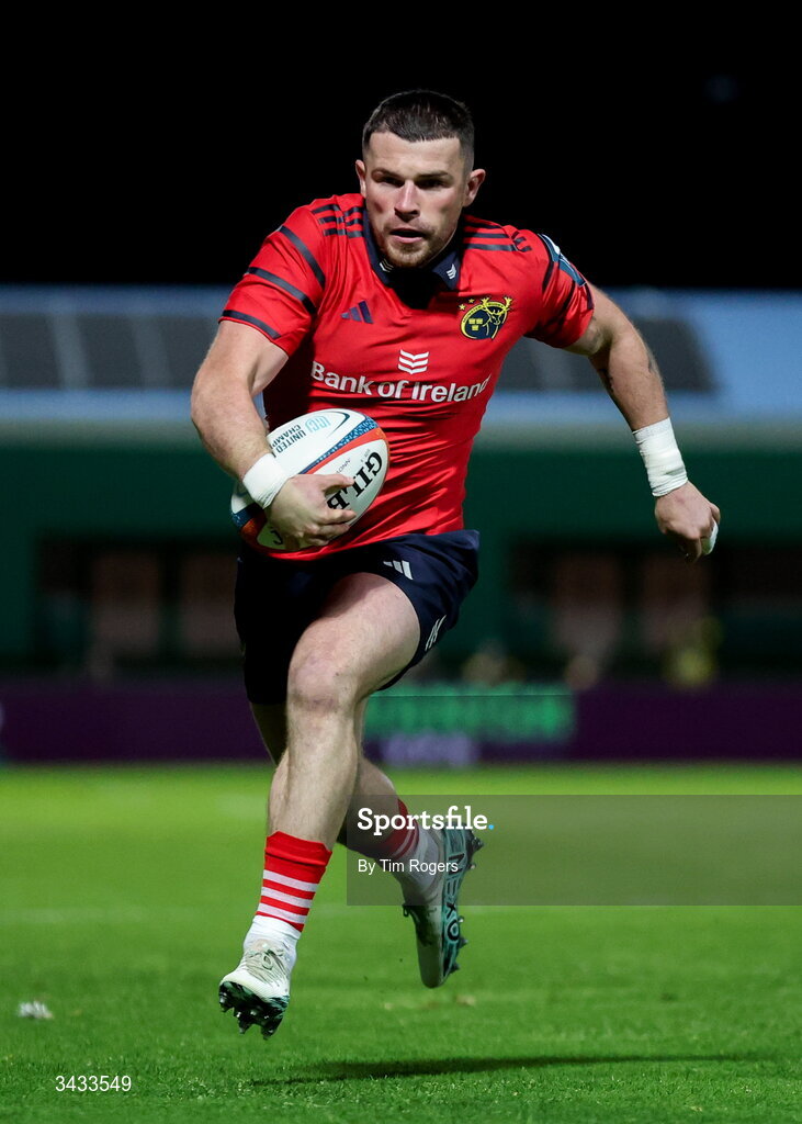 18 April 2026; Calvin Nash of Munster on his way to score his side's first try during the United Rugby Championship match between Benetton and Munster at Stadio Monigo in Treviso, Italy. Photo by Tim Rogers/Sportsfile
