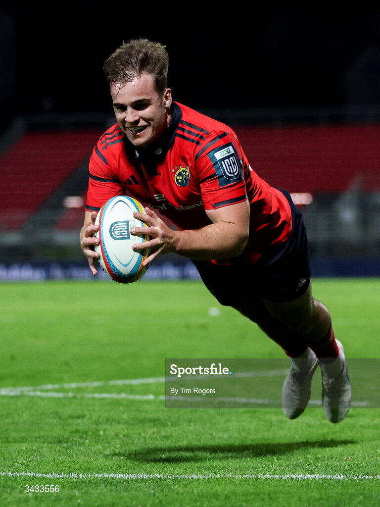 18 April 2026; Alex Kendellan of Munster scores a try during the United Rugby Championship match between Benetton and Munster at Stadio Monigo in Treviso, Italy. Photo by Tim Rogers/Sportsfile