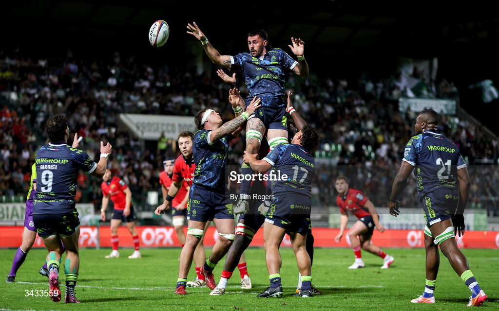 18 April 2026; Riccardo Favretto of Benetton wins possession from a lineout during the United Rugby Championship match between Benetton and Munster at Stadio Monigo in Treviso, Italy. Photo by Tim Rogers/Sportsfile