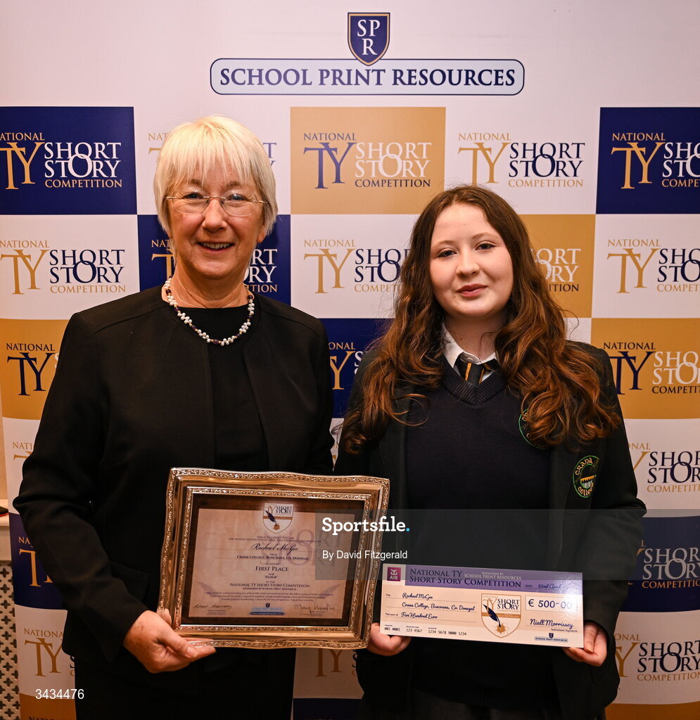 22 April 2026; National TY Short Story Competition winner Rachael McGee of Crana College, Buncrana, Co Donegal, author of 'Flour', poses with her certificate alongside Former Minister for Education and Youth of Ireland Mary Hanafin during the 3rd National TY Short Story Competition award ceremony at Buswells Hotel in Dublin. Photo by David Fitzgerald/Sportsfile