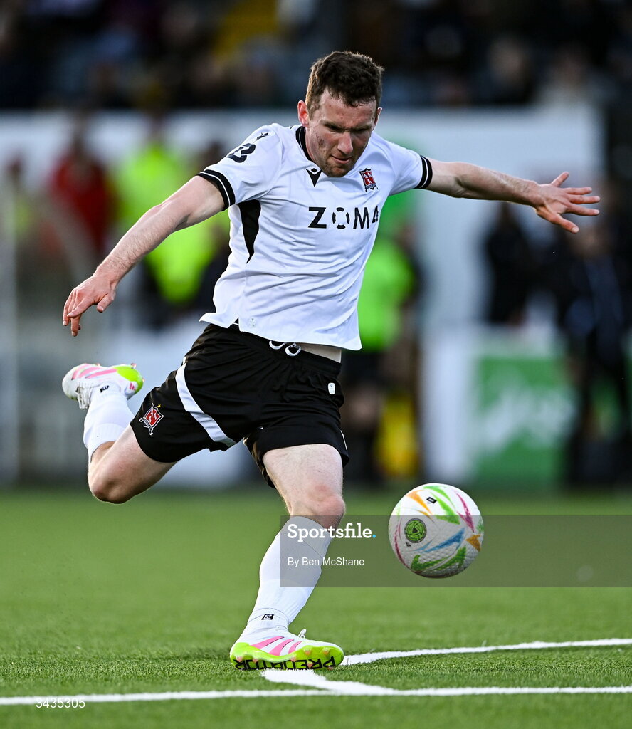 17 April 2026; Bobby Burns of Dundalk during the SSE Airtricity Men's Premier Division match between Dundalk and Galway United at Oriel Park in Dundalk, Louth. Photo by Ben McShane/Sportsfile