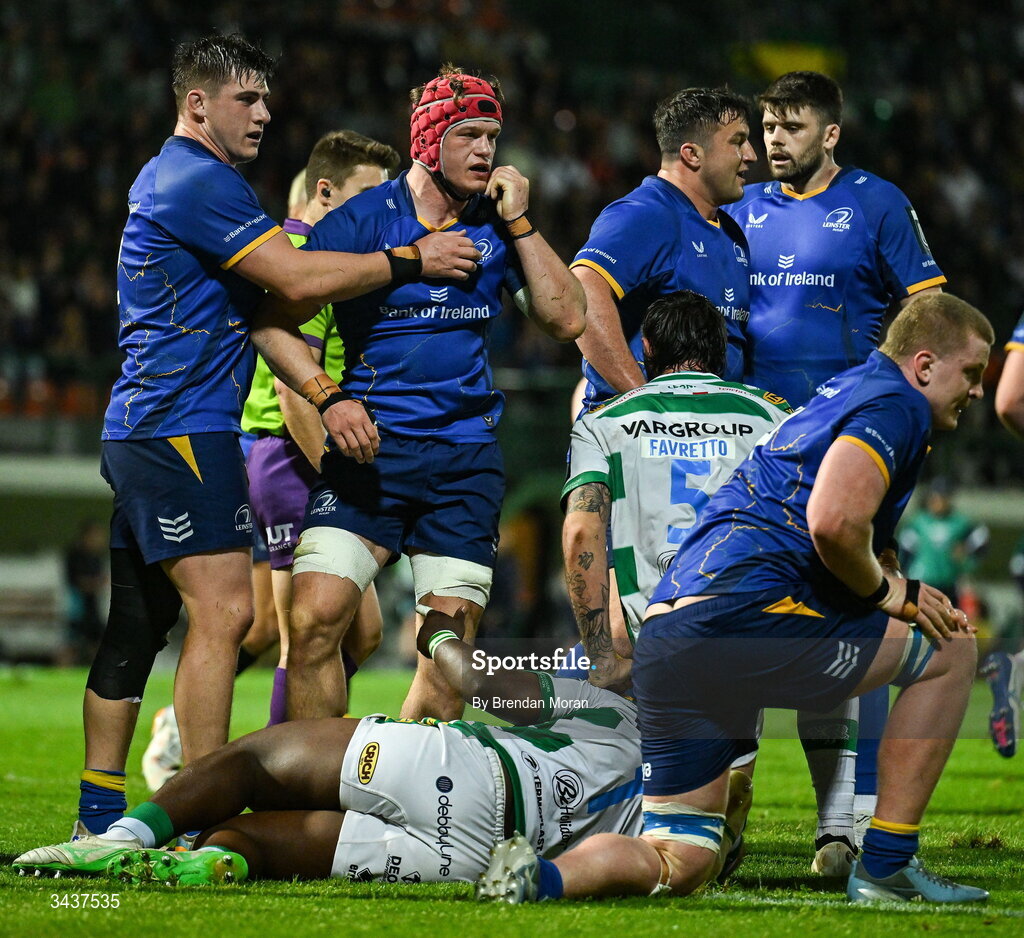 25 April 2026; Josh van der Flier of Leinster, celebrates with teammate Dan Sheehan, left, after scoring his side's second try during the United Rugby Championship match between Benetton and Leinster at Stadio Monigo in Treviso, Italy. Photo by Brendan Moran/Sportsfile