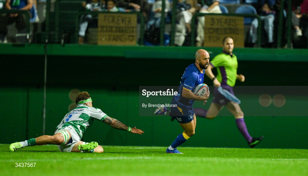 25 April 2026; Jamison Gibson-Park of Leinster on the way to scoring his side's third try during the United Rugby Championship match between Benetton and Leinster at Stadio Monigo in Treviso, Italy. Photo by Brendan Moran/Sportsfile