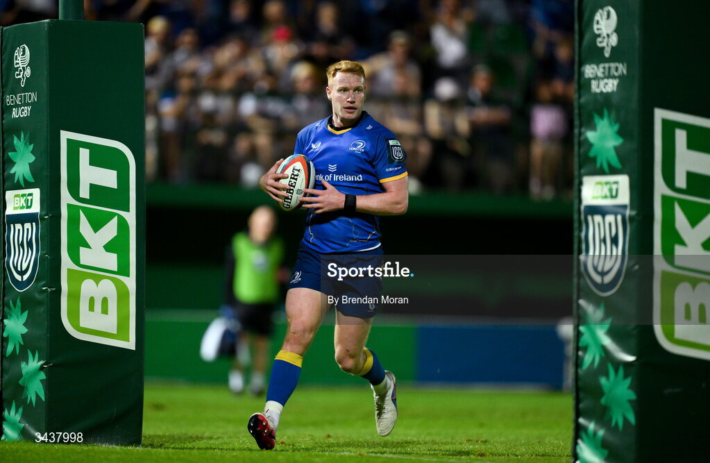 25 April 2026; Ciarán Frawley of Leinster runs in a try, which was subsequently disallowed, during the United Rugby Championship match between Benetton and Leinster at Stadio Monigo in Treviso, Italy. Photo by Brendan Moran/Sportsfile