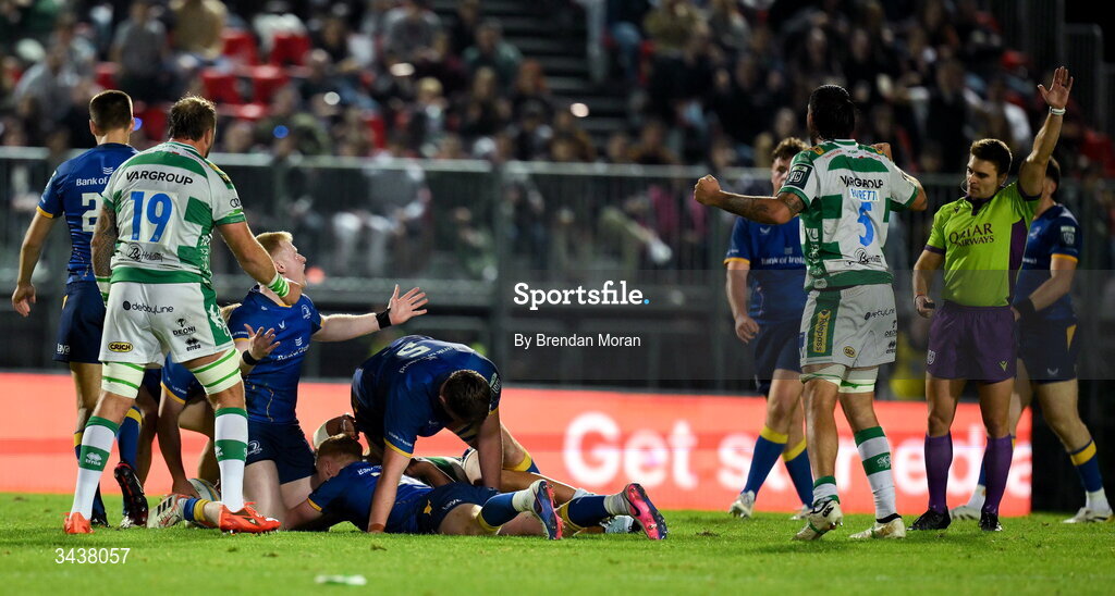 25 April 2026; Jamie Osborne of Leinster reacts as referee Morne Ferreira awards a last minute penalty to Bebetton during the United Rugby Championship match between Benetton and Leinster at Stadio Monigo in Treviso, Italy. Photo by Brendan Moran/Sportsfile