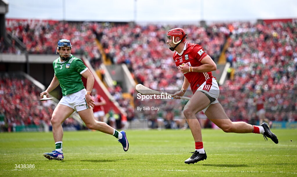 26 April 2026; Brian Hayes of Cork in action against Mike Casey of Limerick during the Munster GAA Senior Hurling Championship Round 2 match between Cork and Limerick at SuperValu Páirc Uí Chaoimh in Cork. Photo by Seb Daly/Sportsfile