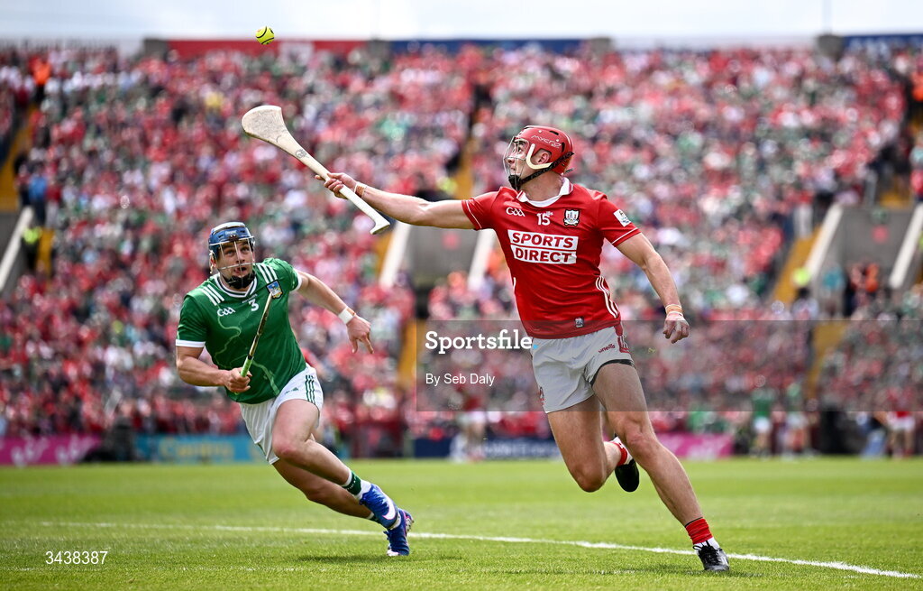 26 April 2026; Brian Hayes of Cork in action against Mike Casey of Limerick during the Munster GAA Senior Hurling Championship Round 2 match between Cork and Limerick at SuperValu Páirc Uí Chaoimh in Cork. Photo by Seb Daly/Sportsfile