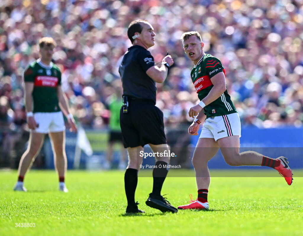 26 April 2026; Ryan O'Donoghue of Mayo celebrates after scoring a two-pointer, as referee David Coldrick looks on, during the Connacht GAA Football Senior Championship semi-final match between Mayo and Roscommon at Hastings Insurance MacHale Park in Castlebar, Mayo. Photo by Piaras Ó Mídheach/Sportsfile