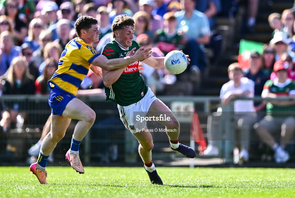26 April 2026; Kobe McDonald of Mayo in action against Patrick Gavin of Roscommon during the Connacht GAA Football Senior Championship semi-final match between Mayo and Roscommon at Hastings Insurance MacHale Park in Castlebar, Mayo. Photo by Piaras Ó Mídheach/Sportsfile