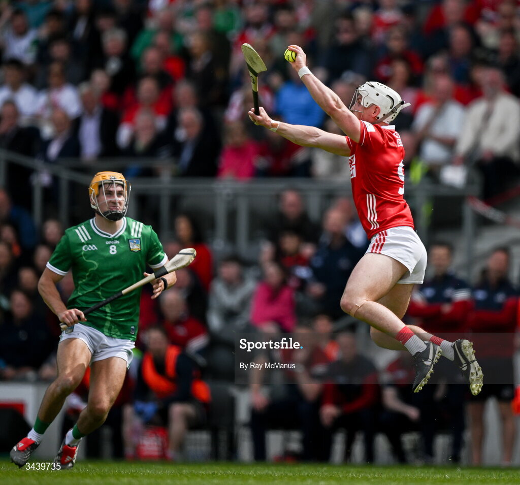 26 April 2026; Tommy O'Connell of Cork wins possession ahead of Adam English of Limerick during the Munster GAA Senior Hurling Championship Round 2 match between Cork and Limerick at SuperValu Páirc Uí Chaoimh in Cork. Photo by Ray McManus/Sportsfile