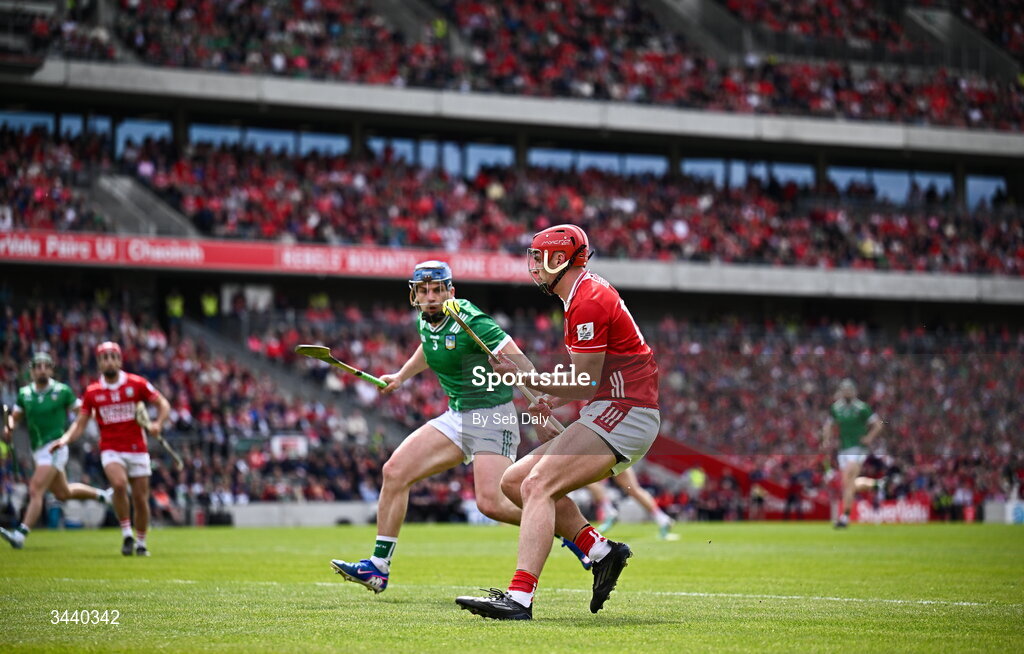 26 April 2026; Brian Hayes of Cork in action against Mike Casey of Limerick during the Munster GAA Senior Hurling Championship Round 2 match between Cork and Limerick at SuperValu Páirc Uí Chaoimh in Cork. Photo by Seb Daly/Sportsfile