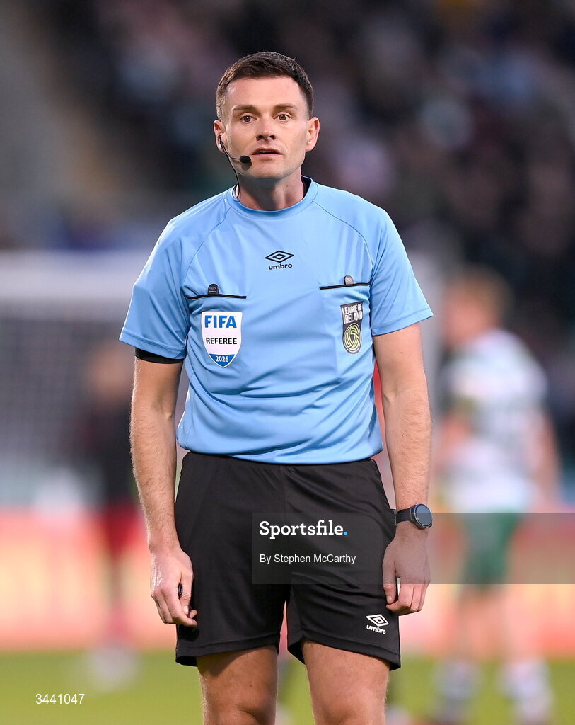 17 April 2026; Referee Rob Hennessy during the SSE Airtricity Men's Premier Division match between Shamrock Rovers and Bohemians at Tallaght Stadium in Dublin. Photo by Stephen McCarthy/Sportsfile