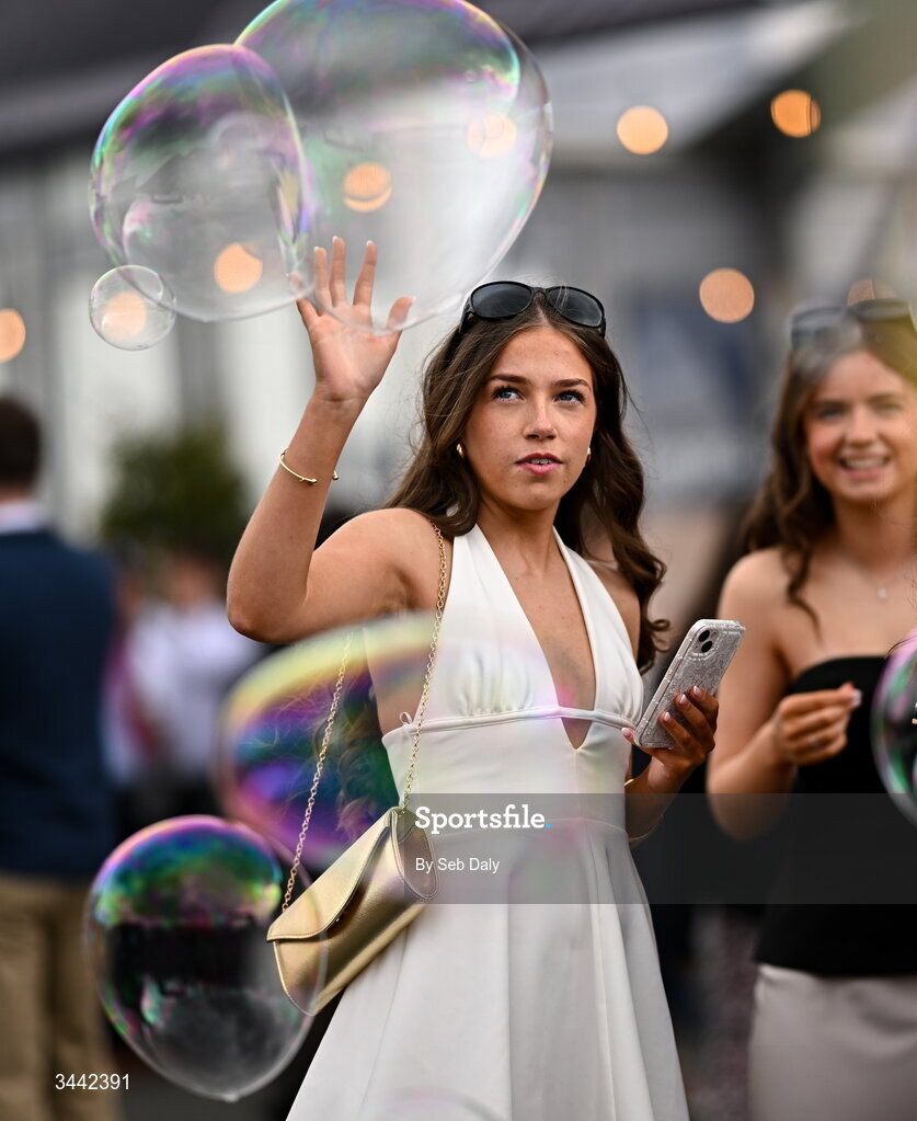 1 May 2026; Racegoers enjoy the bubbles ahead of racing on day four of the Punchestown Festival at Punchestown Racecourse in Kildare. Photo by Seb Daly/Sportsfile