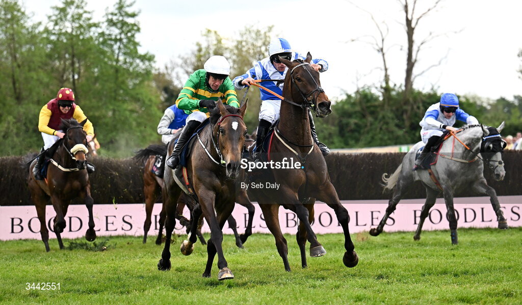 1 May 2026; Wonderwall, with Rob James up, right, races alongside eventual second Its On The Line, with Derek O'Connor up, on their way to winning the Uniquely Champion Hunters Chase on day four of the Punchestown Festival at Punchestown Racecourse in Kildare. Photo by Seb Daly/Sportsfile