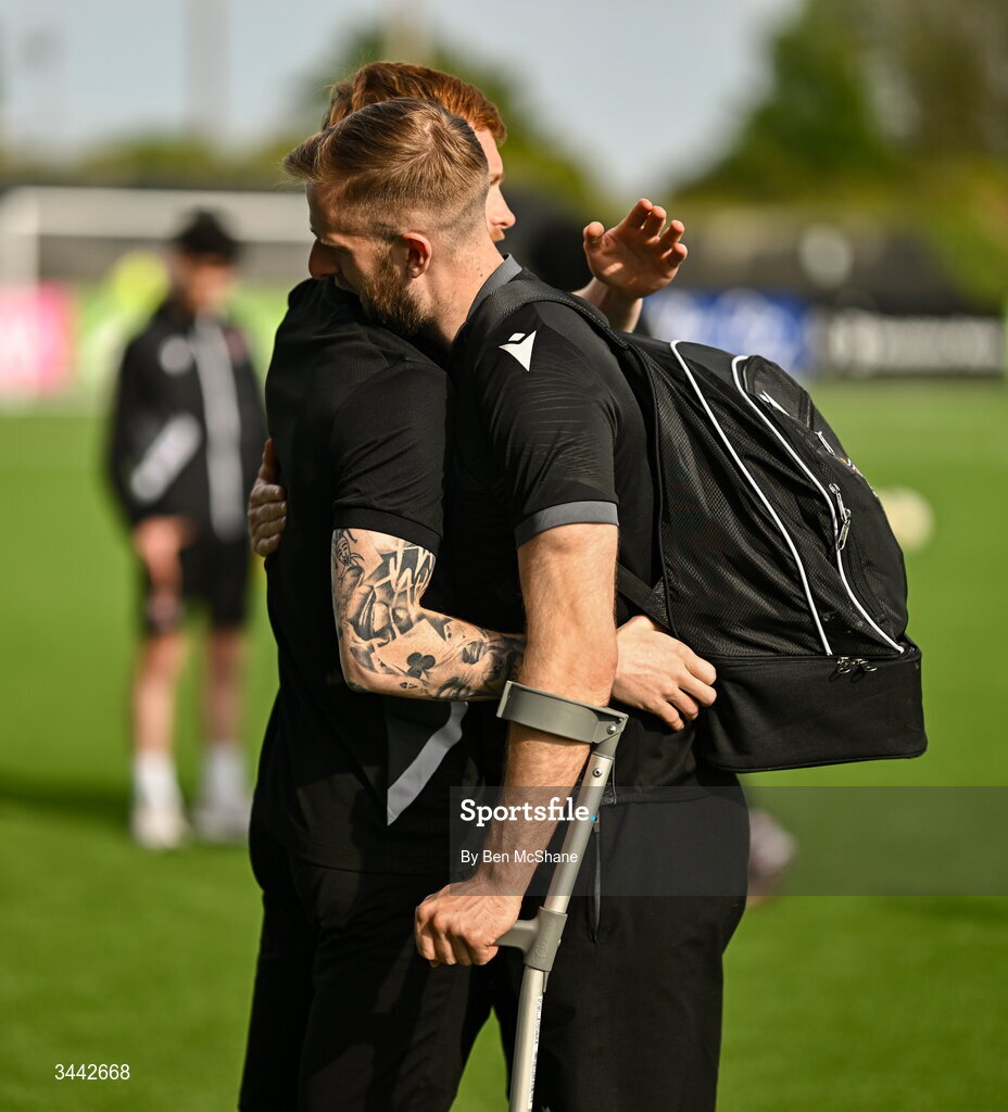 1 May 2026; Dundalk goalkeepers Enda Minogue, left, and injured goalkeeper Conor Kearns before the SSE Airtricity Men's Premier Division match between Dundalk and Shelbourne at Oriel Park in Dundalk, Louth. Photo by Ben McShane/Sportsfile