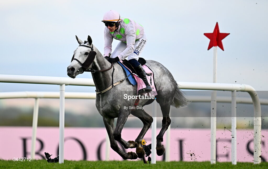 1 May 2026; Lossiemouth, with Paul Townend up, on their way to winning the Boodles Champion Hurdle on day four of the Punchestown Festival at Punchestown Racecourse in Kildare. Photo by Seb Daly/Sportsfile