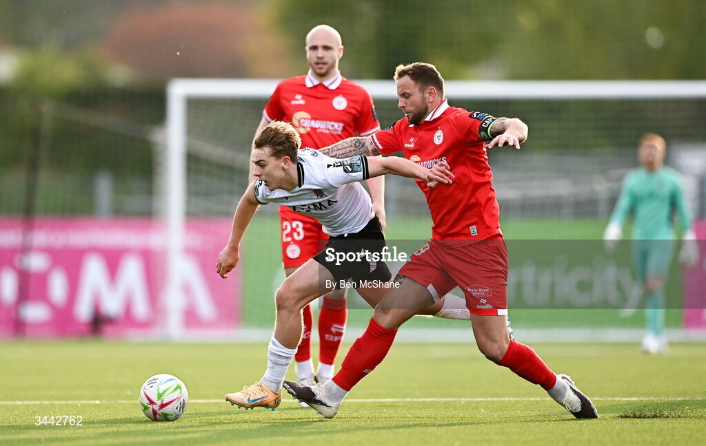 1 May 2026; Ronan Teahan of Dundalk in action against Paddy Barrett of Shelbourne during the SSE Airtricity Men's Premier Division match between Dundalk and Shelbourne at Oriel Park in Dundalk, Louth. Photo by Ben McShane/Sportsfile