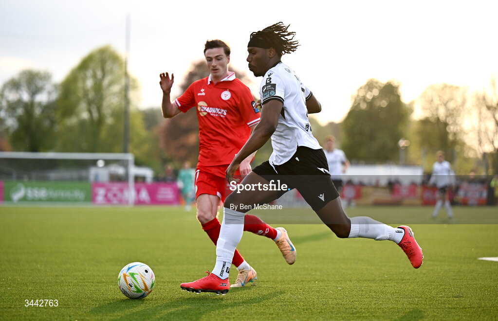 1 May 2026; Gbemi Arubi of Dundalk in action against Daniel Kelly of Shelbourne during the SSE Airtricity Men's Premier Division match between Dundalk and Shelbourne at Oriel Park in Dundalk, Louth. Photo by Ben McShane/Sportsfile