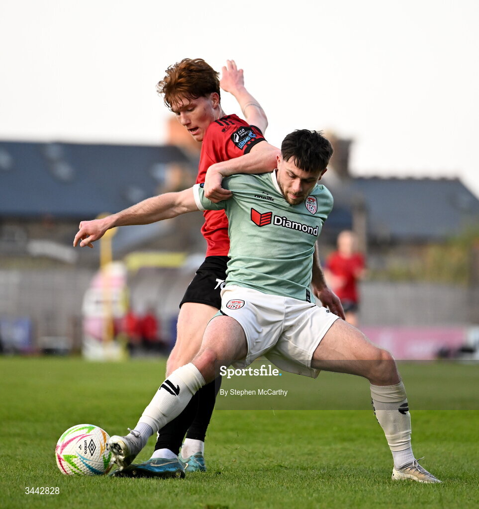 1 May 2026; Adam O'Reilly of Derry City in action against Senan Mullen of Bohemians during the SSE Airtricity Men's Premier Division match between Bohemians and Derry City at Dalymount Park in Dublin. Photo by Stephen McCarthy/Sportsfile