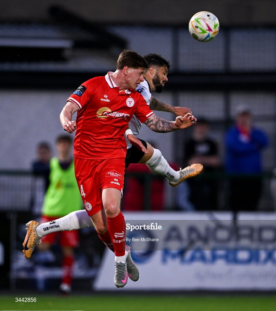 1 May 2026; Kameron Ledwidge of Shelbourne in action against Declan McDaid of Dundalk during the SSE Airtricity Men's Premier Division match between Dundalk and Shelbourne at Oriel Park in Dundalk, Louth. Photo by Ben McShane/Sportsfile
