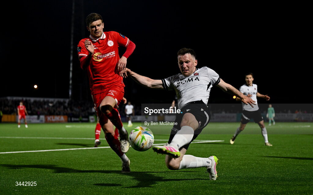 1 May 2026; Bobby Burns of Dundalk in action against Sean Gannon of Shelbourne during the SSE Airtricity Men's Premier Division match between Dundalk and Shelbourne at Oriel Park in Dundalk, Louth. Photo by Ben McShane/Sportsfile