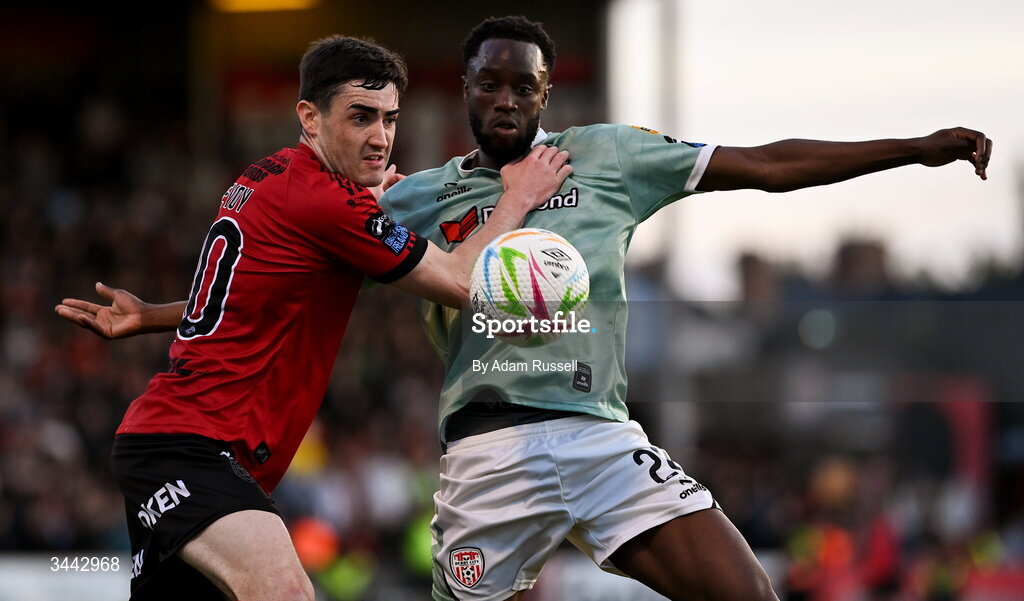 1 May 2026; Dawson Devoy of Bohemians in action against James Olayinka of Derry City during the SSE Airtricity Men's Premier Division match between Bohemians and Derry City at Dalymount Park in Dublin. Photo by Adam Russell/Sportsfile