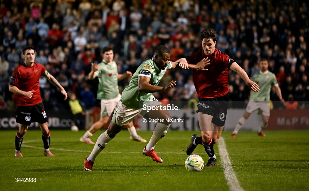 1 May 2026; Dipo Akinyemi of Derry City in action against Patrick Hickey of Bohemians during the SSE Airtricity Men's Premier Division match between Bohemians and Derry City at Dalymount Park in Dublin. Photo by Stephen McCarthy/Sportsfile