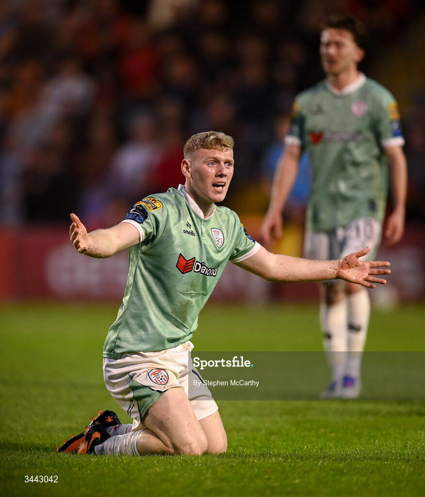 1 May 2026; Josh Thomas of Derry City appeals during the SSE Airtricity Men's Premier Division match between Bohemians and Derry City at Dalymount Park in Dublin. Photo by Stephen McCarthy/Sportsfile
