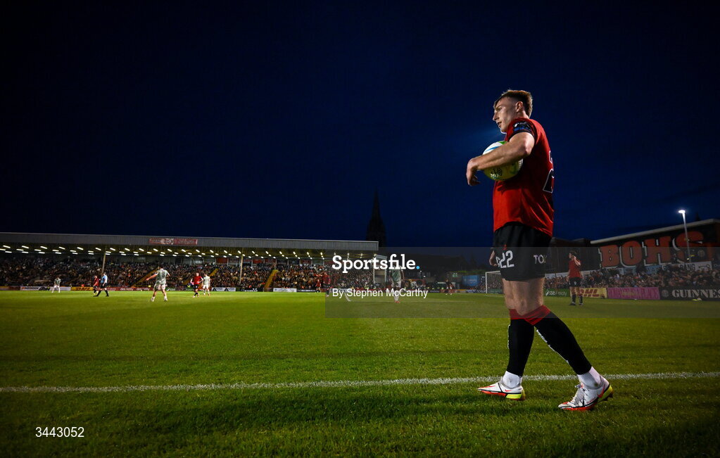 1 May 2026; Sam Todd of Bohemians waits to take a throw-in during the SSE Airtricity Men's Premier Division match between Bohemians and Derry City at Dalymount Park in Dublin. Photo by Stephen McCarthy/Sportsfile