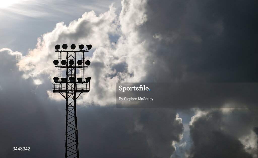 1 May 2026; A general view of the floodlights before the SSE Airtricity Men's Premier Division match between Bohemians and Derry City at Dalymount Park in Dublin. Photo by Stephen McCarthy/Sportsfile