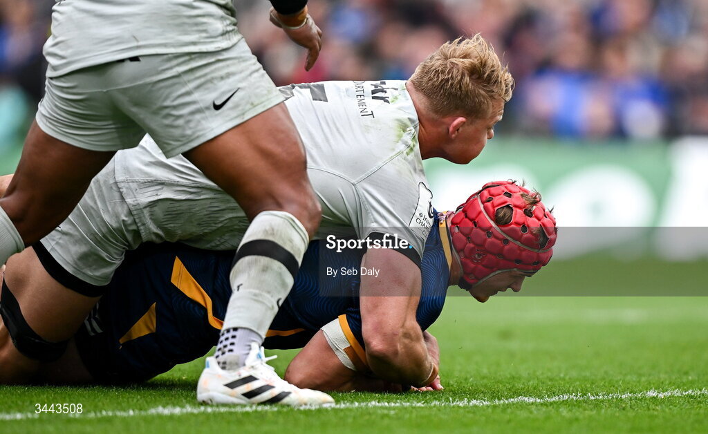 2 May 2026; Josh van der Flier of Leinster dives over to score his side's second try during the Investec Champions Cup semi-final match between Leinster and RC Toulon at the Aviva Stadium in Dublin. Photo by Seb Daly/Sportsfile